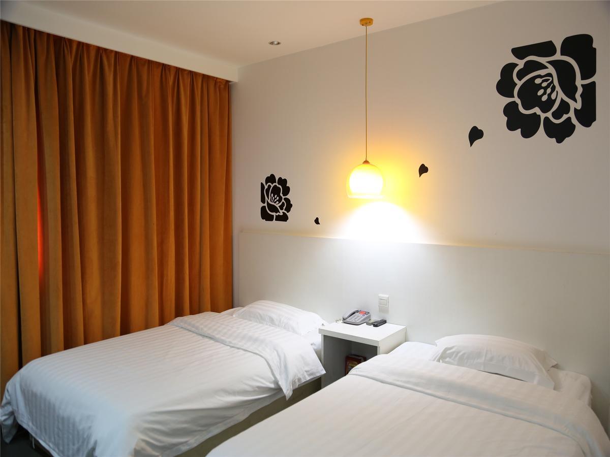 V8 Hotel Xicun Subway Branch Kanton Zewnętrze zdjęcie