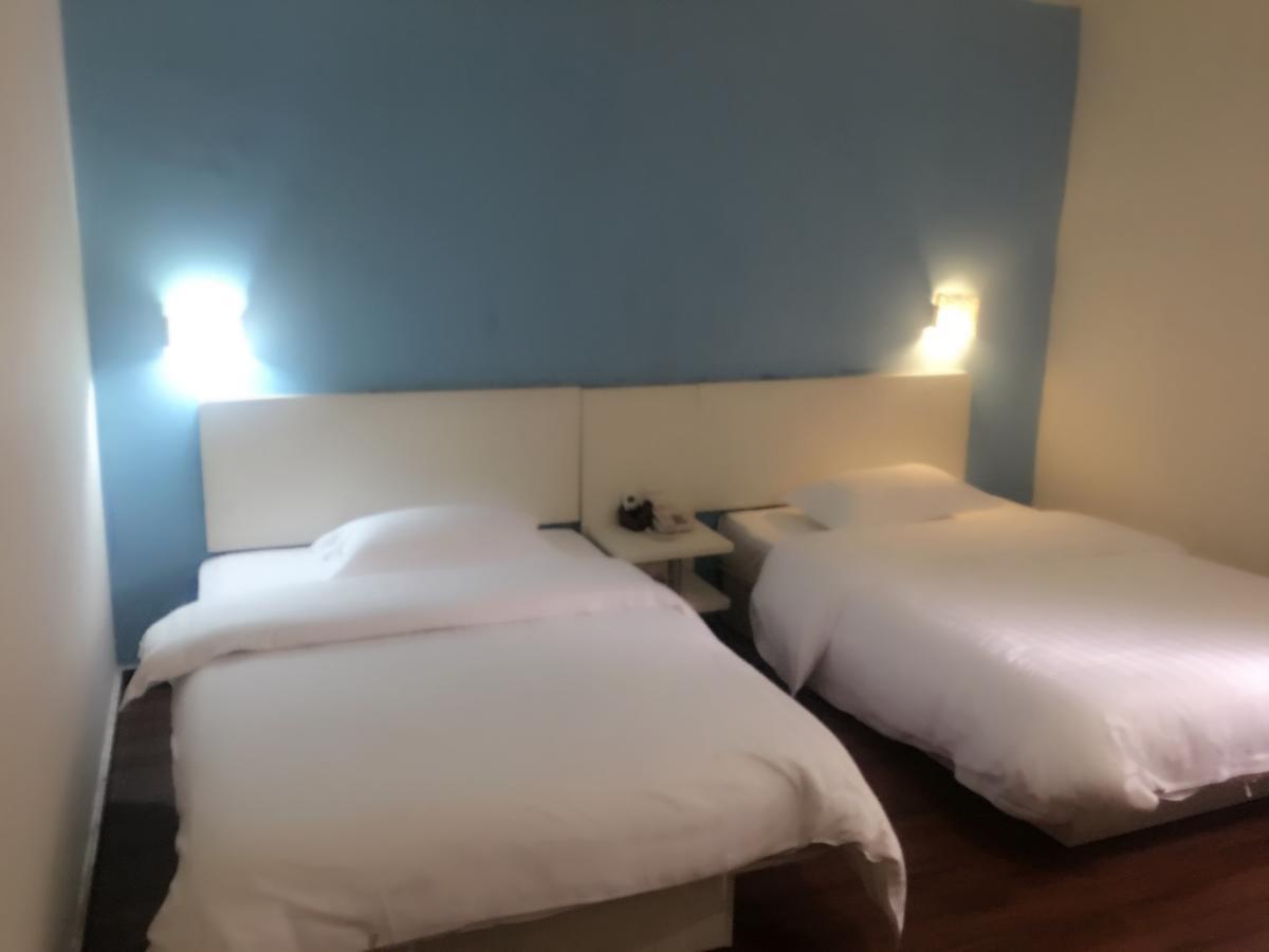 V8 Hotel Xicun Subway Branch Kanton Zewnętrze zdjęcie